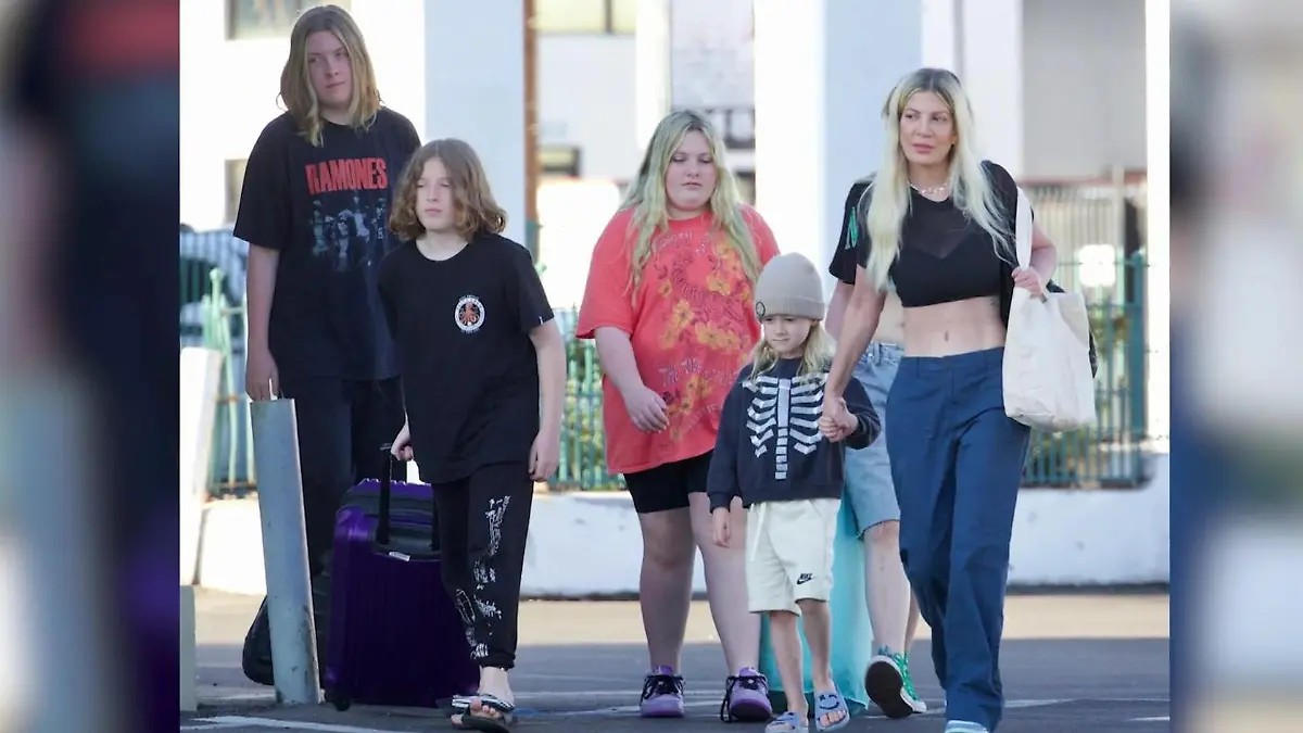 Tori Spelling haust mit ihren fünf Kindern im Billig-Hotel Für 100 Dollar die Nacht
