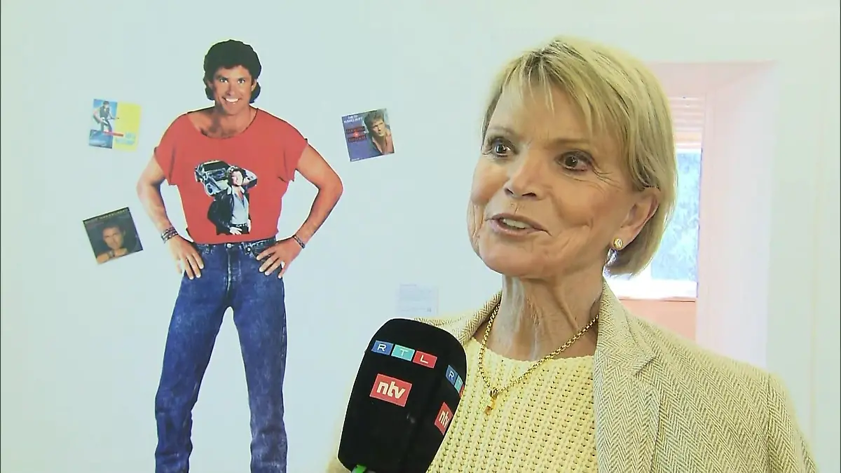 Uschi Glas trifft auf ihren alten Bravo-Starschnitt Zeitreise in die 70er