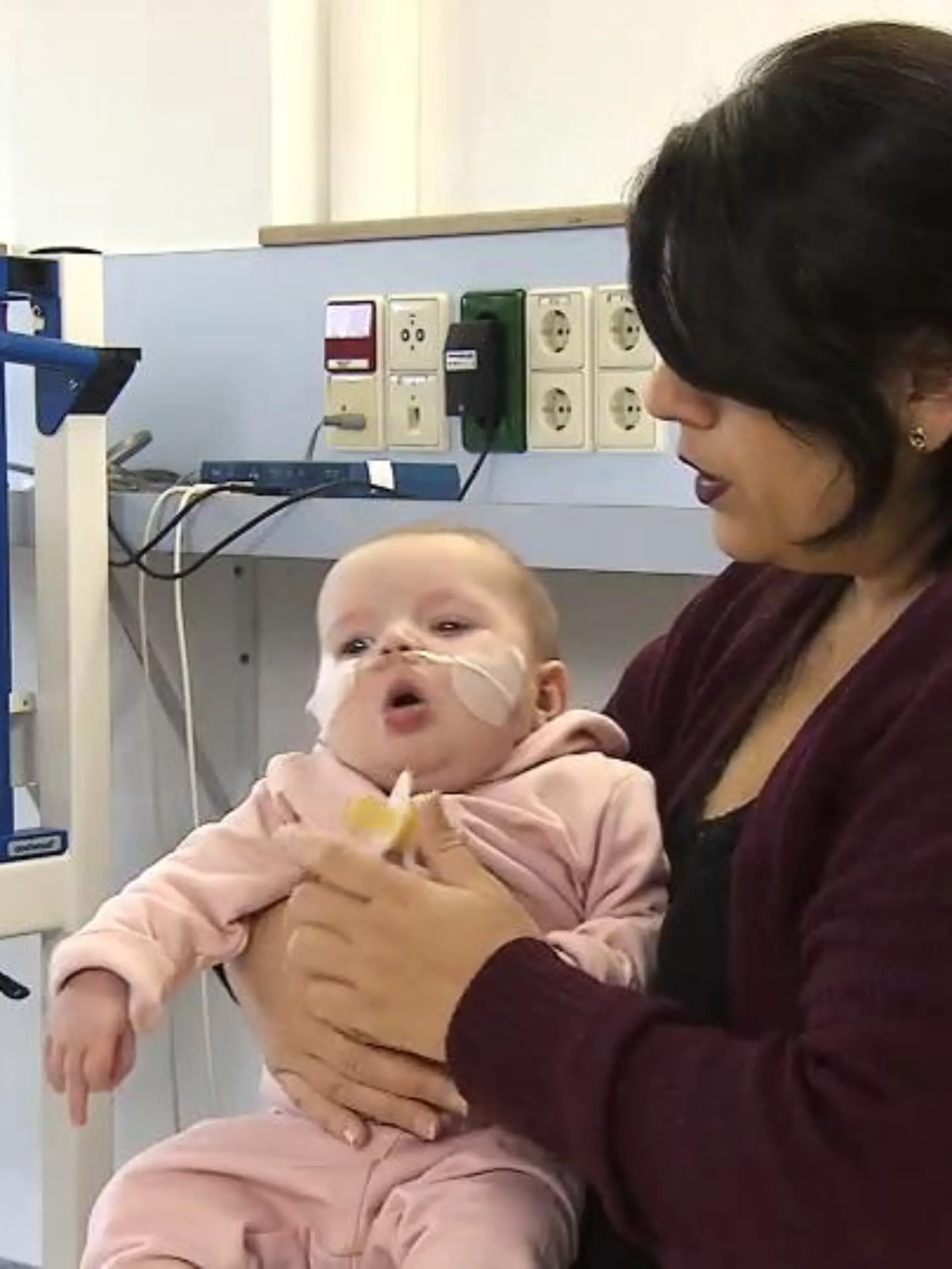 Immer mehr Kinder erkranken aktuell am RS Virus - die Krankenhäuser melden volle Stationen. Aber woran liegt die Erkrankungswelle?