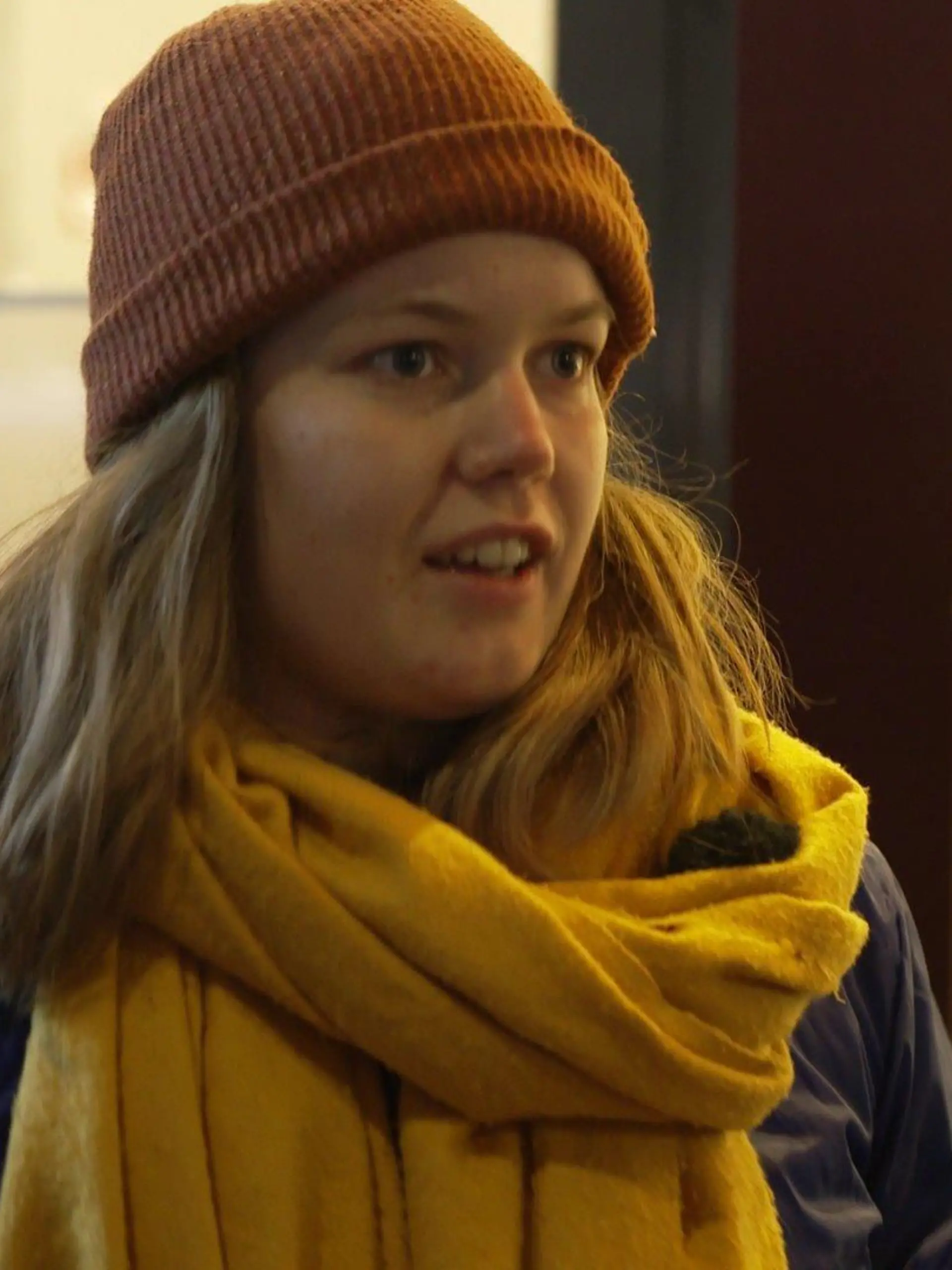 Sarah Koch von Plan International leitet den besonderen Stadtrundgang.