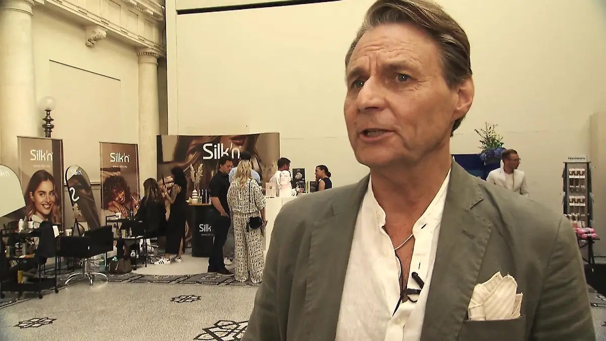 So steht Wolfgang Bahro zu Beauty-Eingriffen GZSZ-Star auf der Fashion Week
