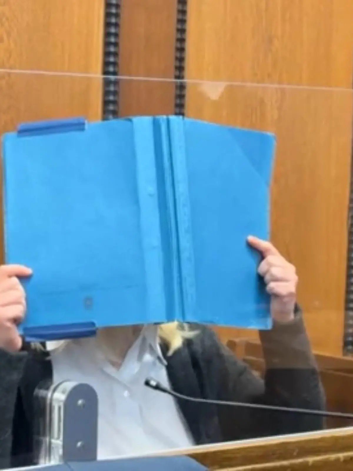 Am Landgericht in Mönchengladbach startete der Proess gegen Carolina P. - die 24-Jährige soll ihre neugeborene Tochter umgebracht und den leblosen Körper entsorgt haben. Vor Gericht gestand sie die Tat nun