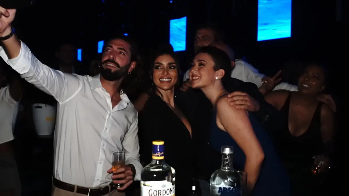 Party und Katar - geht das? Ein Blick hinter die Kulissen RTL-Reporterin vor Ort