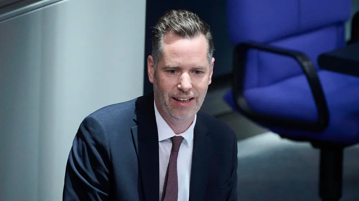  Haushaltswoche im Bundestag in Berlin Christian Dürr Vorsitzender der FDP Bundestagsfraktion während der Haushaltsdebatte im Rahmen der Sitzung des Deutschen Bundestags am 23.11.2022 in Berlin. Berlin Bundestag Berlin Deutschland *** Budget week in the Bundestag in Berlin Christian Dürr Chairman of the FDP parliamentary group in the Bundestag during the budget debate during the session of the German Bundestag on 23 11 2022 in Berlin Berlin Bundestag Berlin Germany