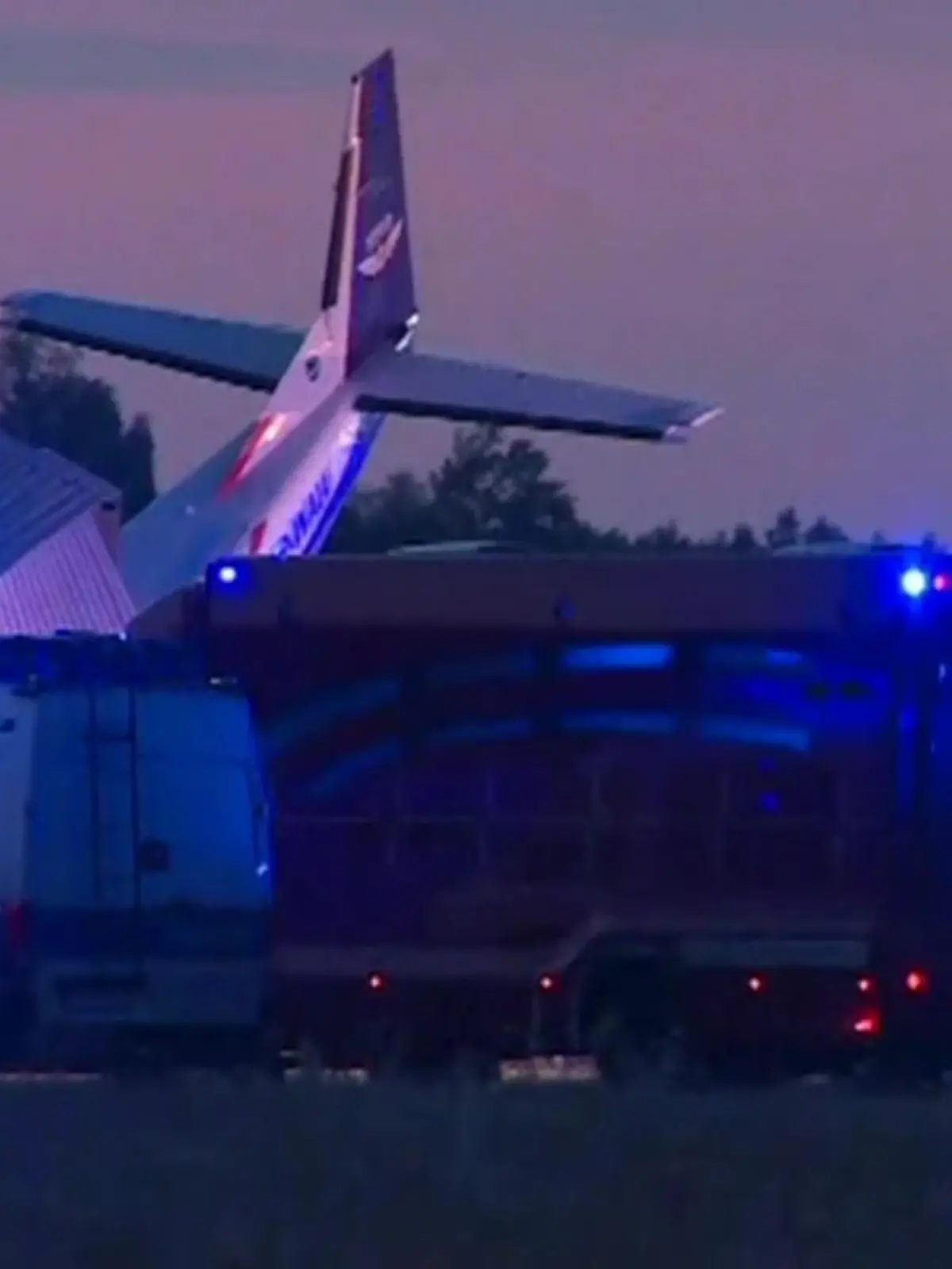 Bild zu: "Cessna kracht in Hangar - fünf Tote"