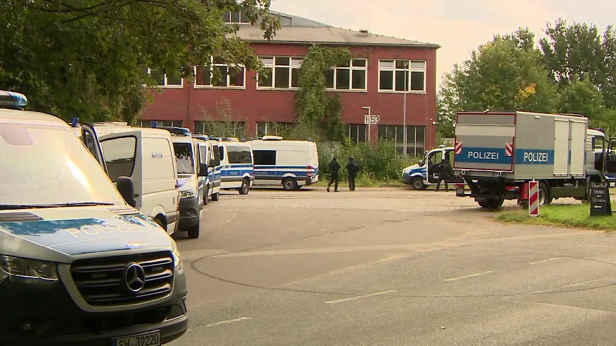 Mehr als 100 Gebäude und Bunker befinden sich auf dem rund 70 Hektar großen ehemaligen Marinegelände im Norden der Landeshauptstadt Kiel.