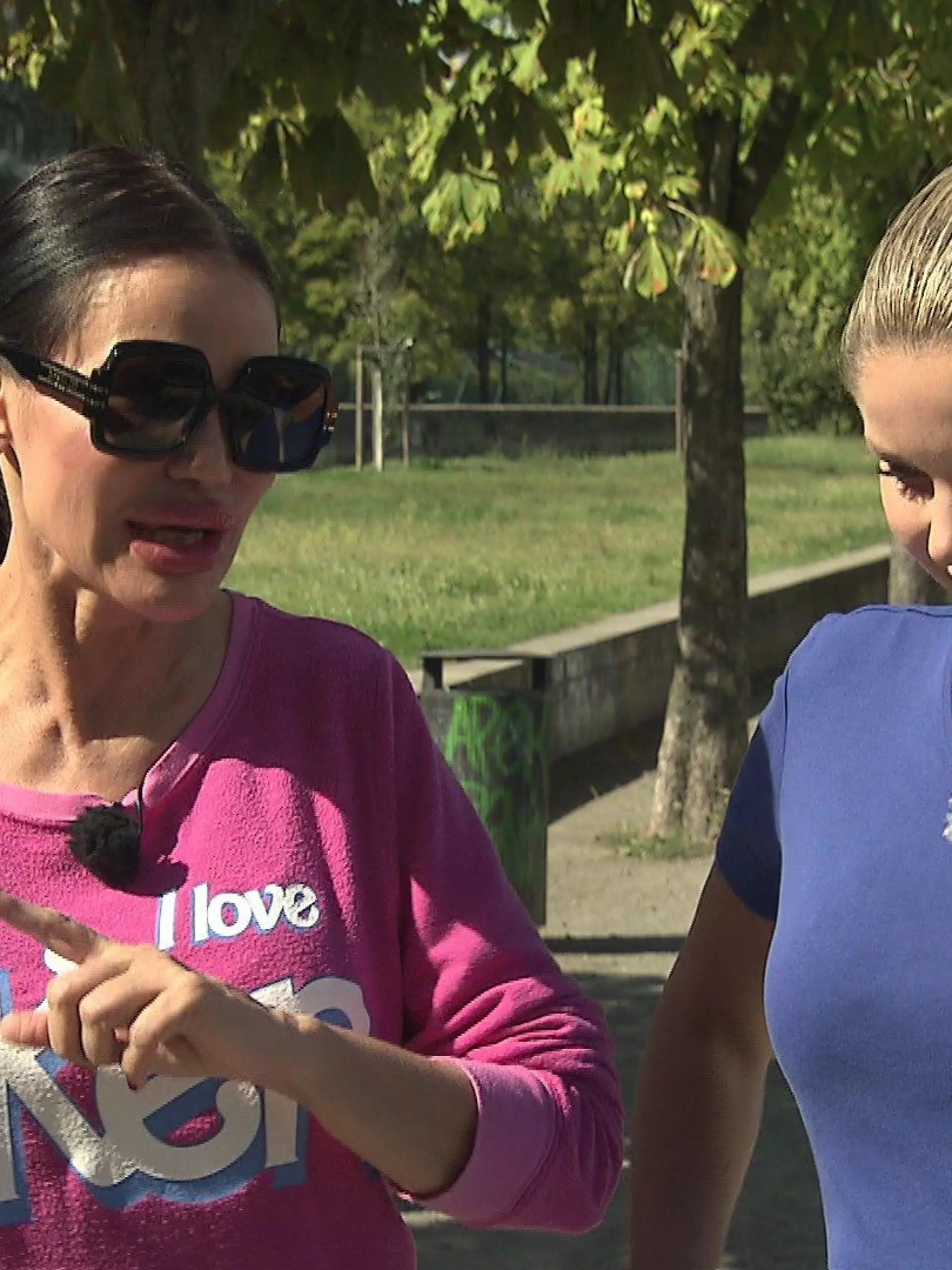 Djamila Rowe und Yvonne Woelke