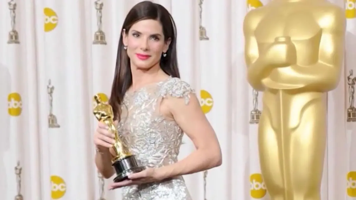 Fans fordern Sandra Bullock auf, ihren Oscar zurückzugeben Mitten in ihrer Trauer