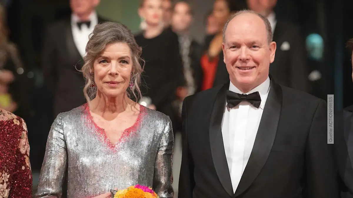 Fürst Albert strahlt beim Rosenball in Monaco Wieder ohne Charlène