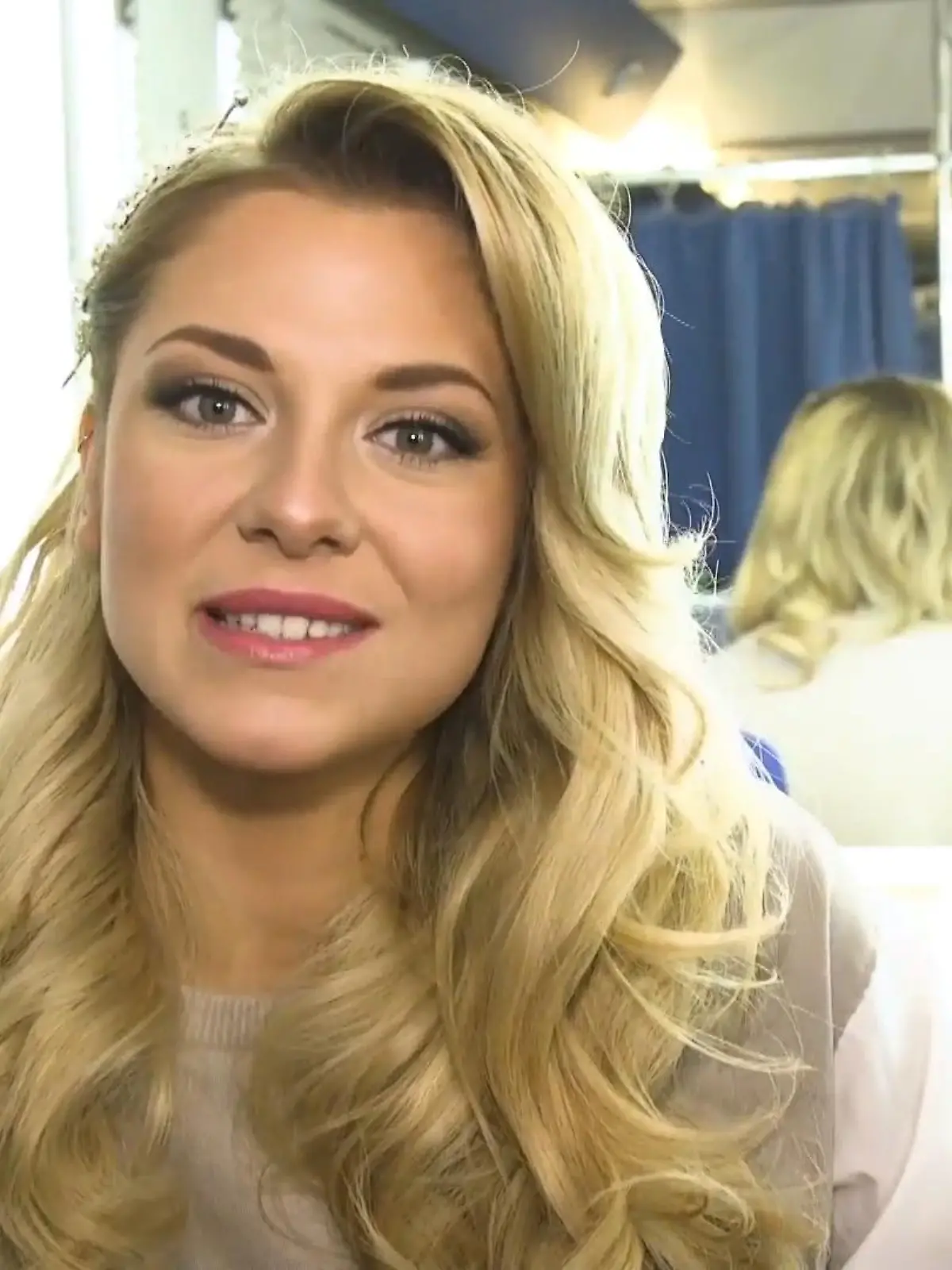 Bild zu: "Valentina Pahde blickt auf die schönsten Drehs von Sunny"