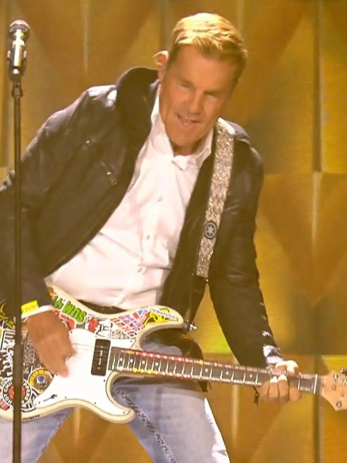 Bild zu: "Dieter Bohlen rockt die Bühne im DSDS-Finale"