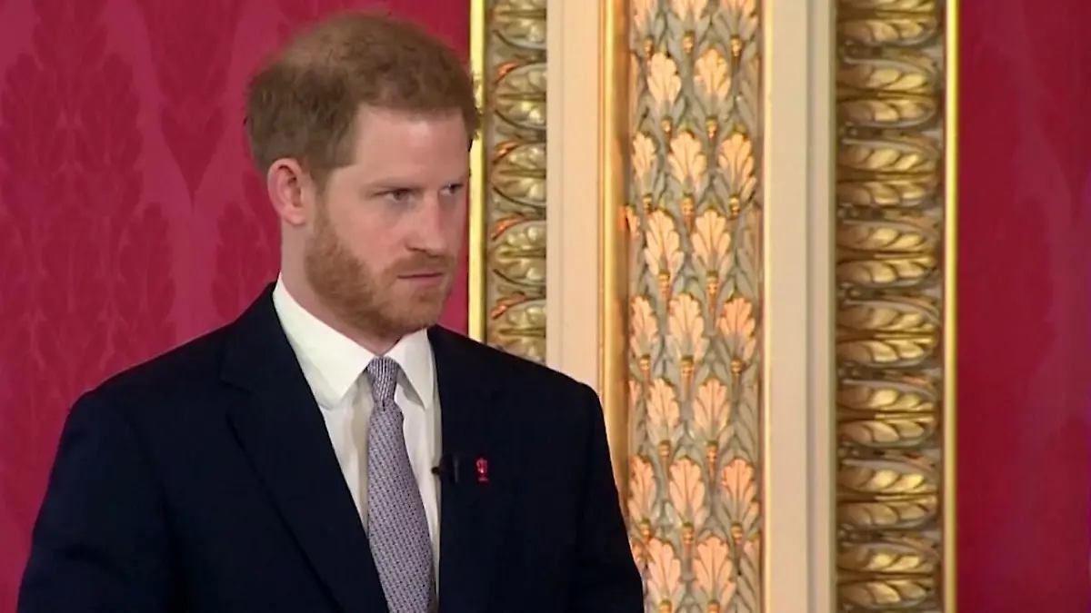 Darauf muss sich Harry bei Charles' Krönung einstellen Prinz Harry kommt, Herzogin Meghan nicht