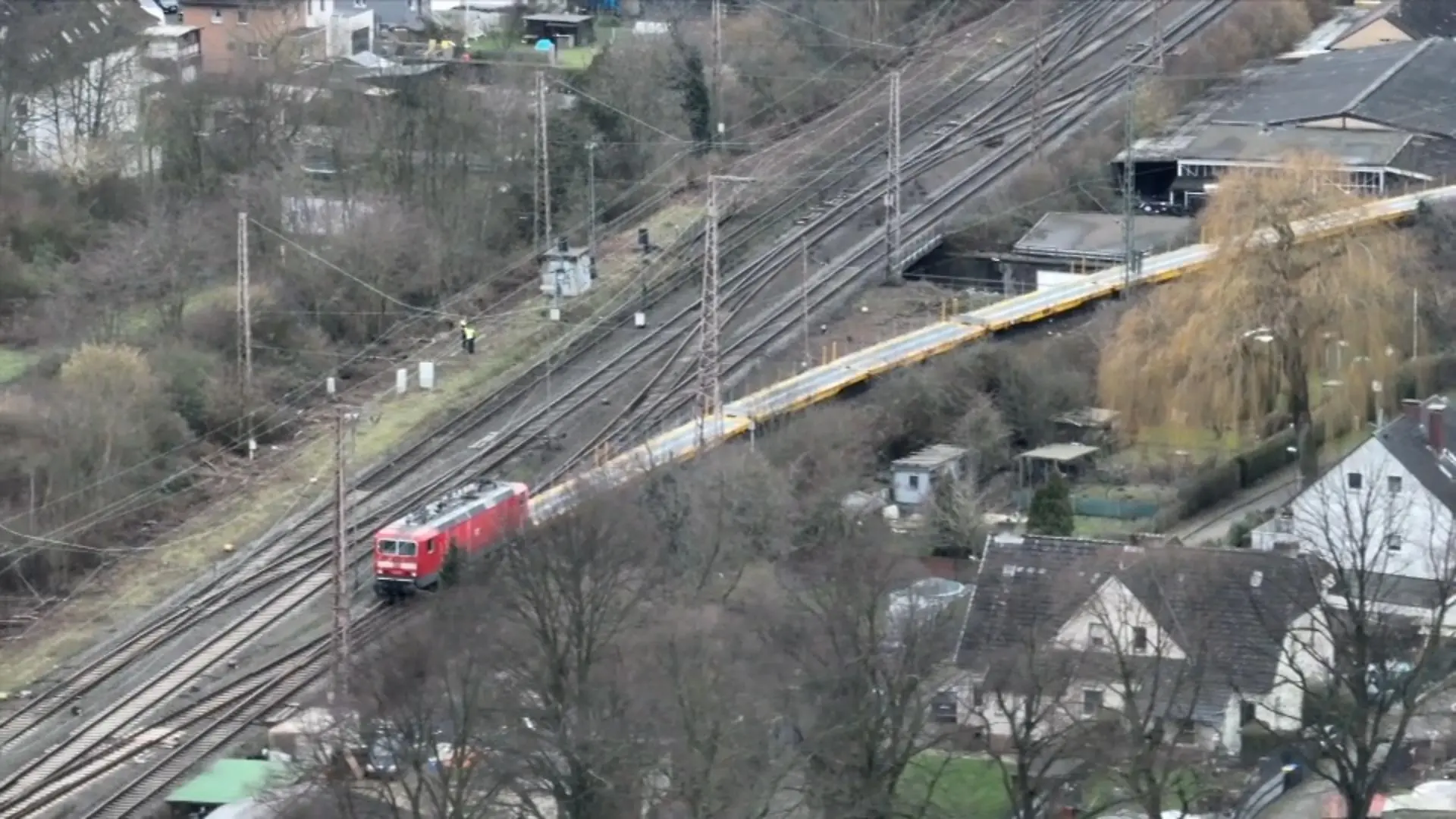Güterzug erfasst Kinder in NRW - Zehnjähriger stirbt