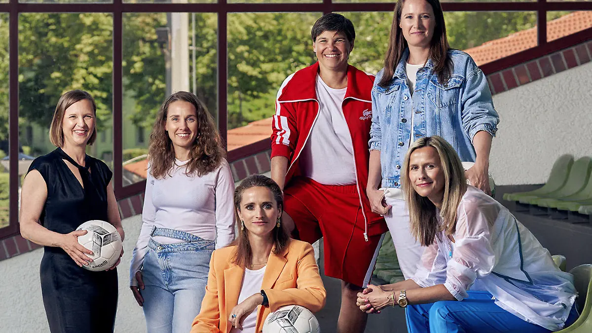Von links: Tanja, Wielgoss, Lisa Währer, Verena Pausder, Ariane Hingst, Katharina Kurz und Felicia Mutterer.