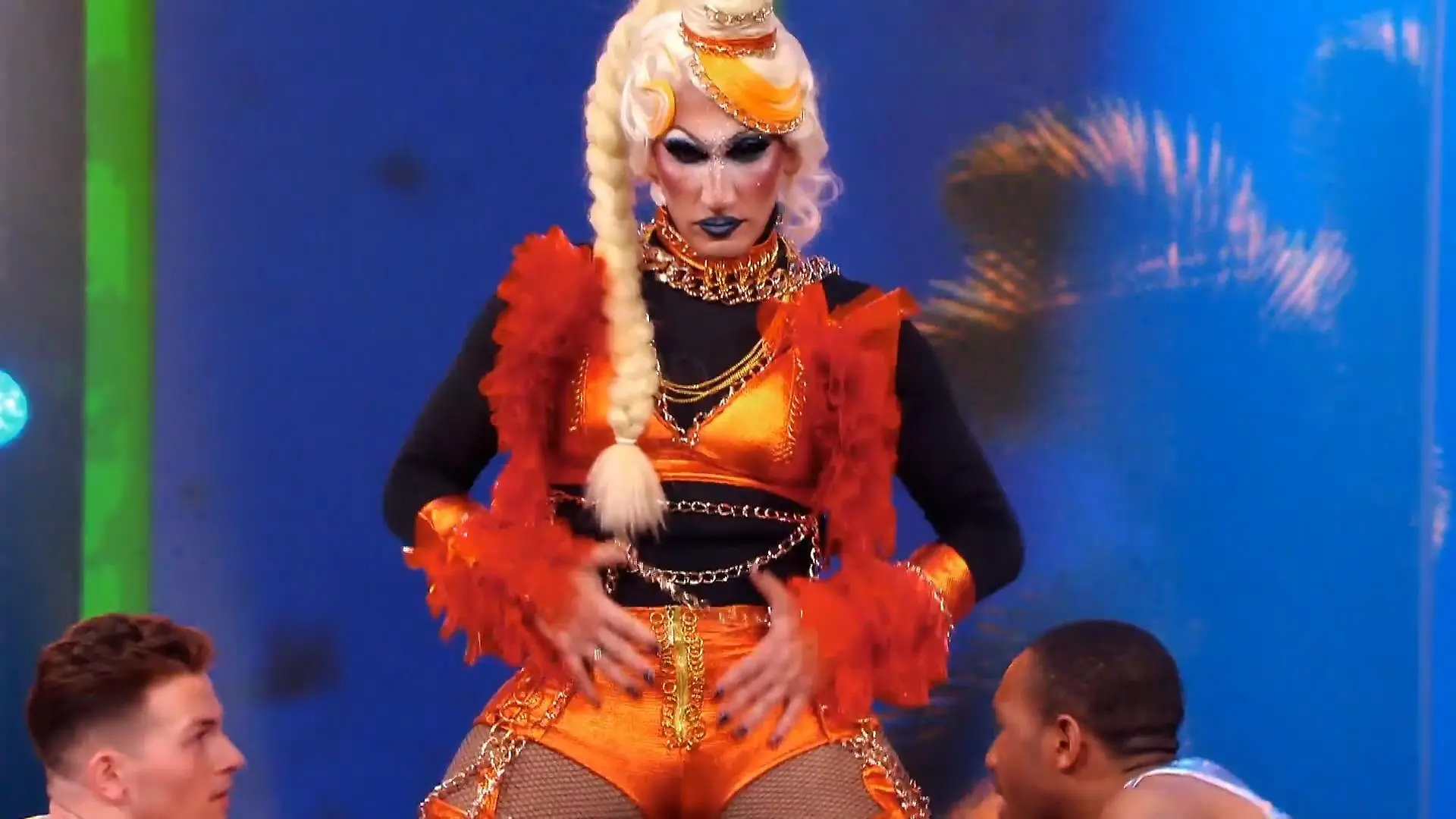 Drag Queen "Mizzy Mi" heizt ganz schön ein Viva la Diva: Sexy Performance auf High Heels