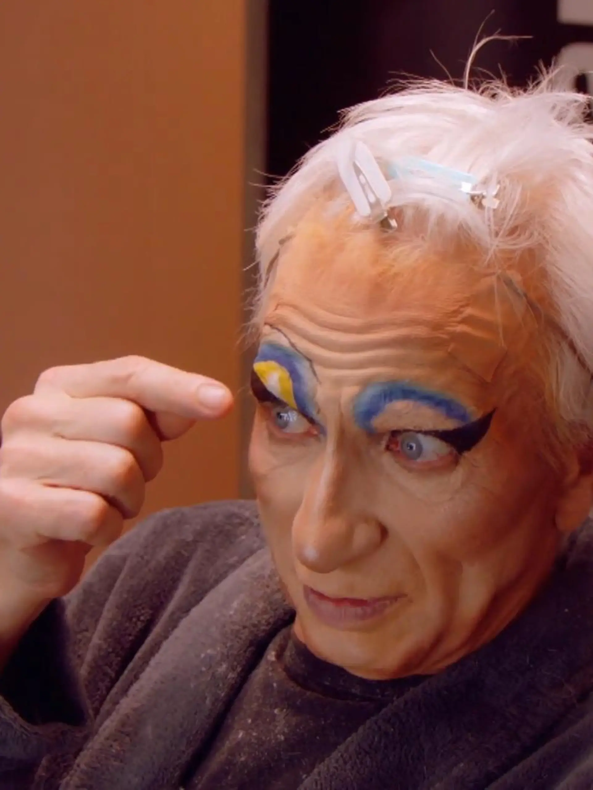 Bild zu: "Aus Macho-Ralle wird Drag Queen "Una Hört""