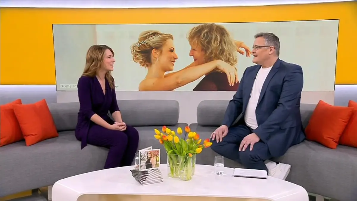 Ihre Mama hat sie zum Singen gebracht GZSZ-Schauspielerin Iris Mareike Steen emotional