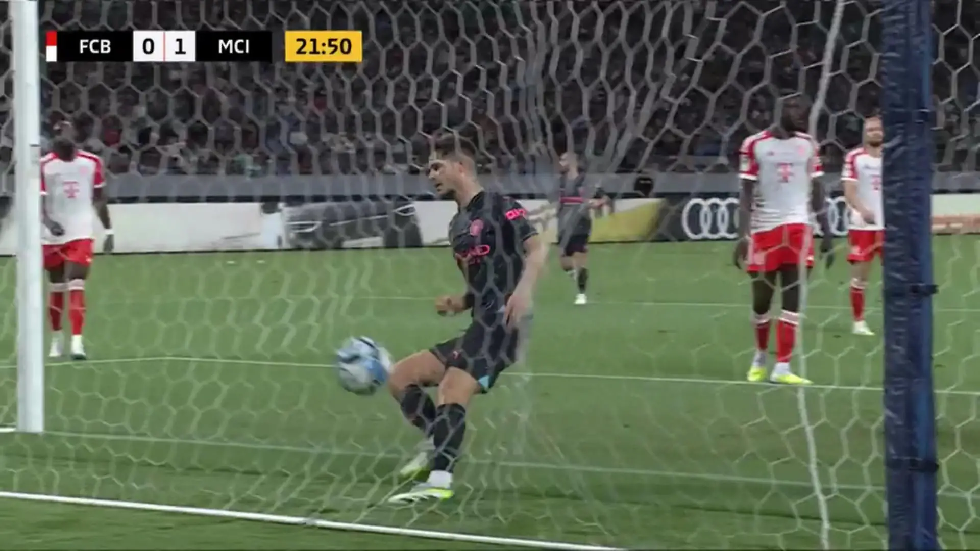 Bayern-Keeper Sommer erst stark, dann machtlos City-Youngster trifft zur Führung