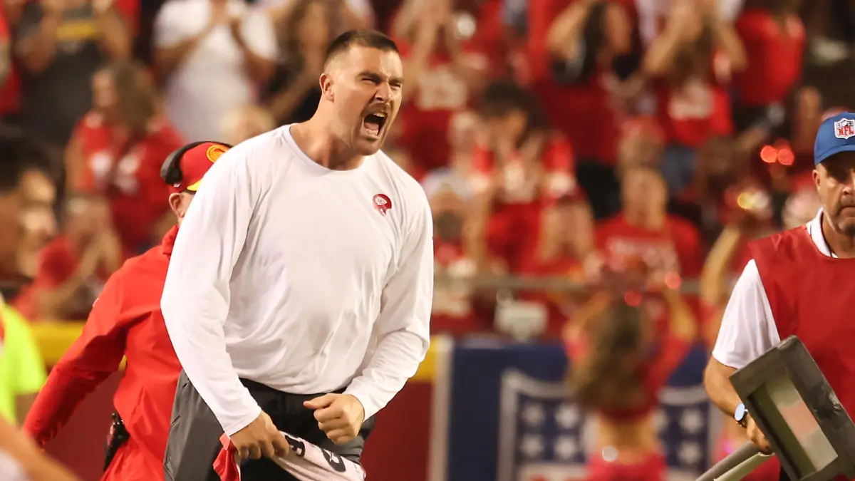 KANSAS CITY, MO - SEPTEMBER 07: Kansas City Chiefs tight end Travis Kelce 87 yells to celebrate a big play in the third quarter of an NFL, American Football Herren, USA game between the Detroit Lions and Kansas City Chiefs on Sep 7, 2023 at GEHA Field at Arrowhead Stadium in Kansas City, MO. Photo by Scott Winters/Icon Sportswire NFL: SEP 07 Lions at Chiefs EDITORIAL USE ONLY Icon2309070604