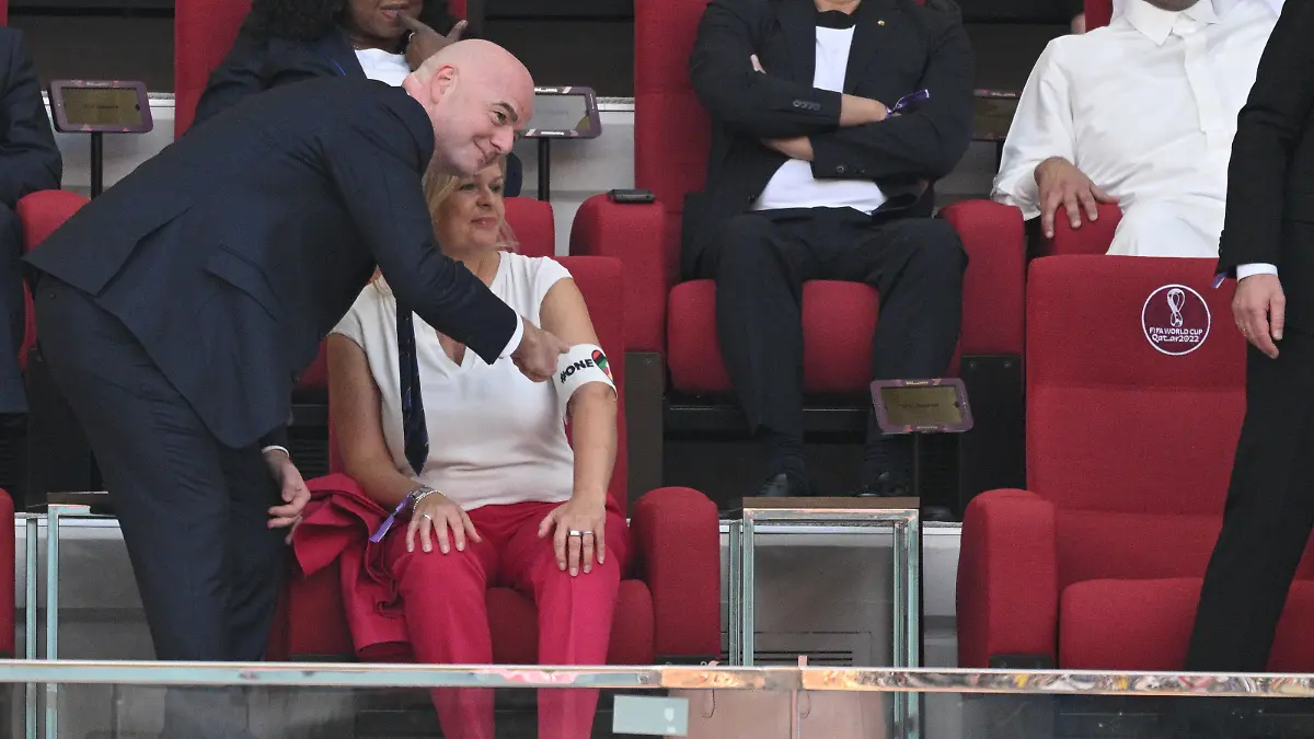 Gianni Infantino, President of Fifa,  with Nancy Faeser, the German Federal Minister of the Interior and Community wearing the OneLove armband in the stands as she attends the FIFA World Cup Qatar 2022 match between Germany and Japan at Khalifa Stadium on November 22, 2022 in Doha, Qatar.//LEOROOSTER_Sipa.6429/Credit:LEO ROOSTER/SIPA/2211231635/Credit:LEO ROOSTER/SIPA/2211231647