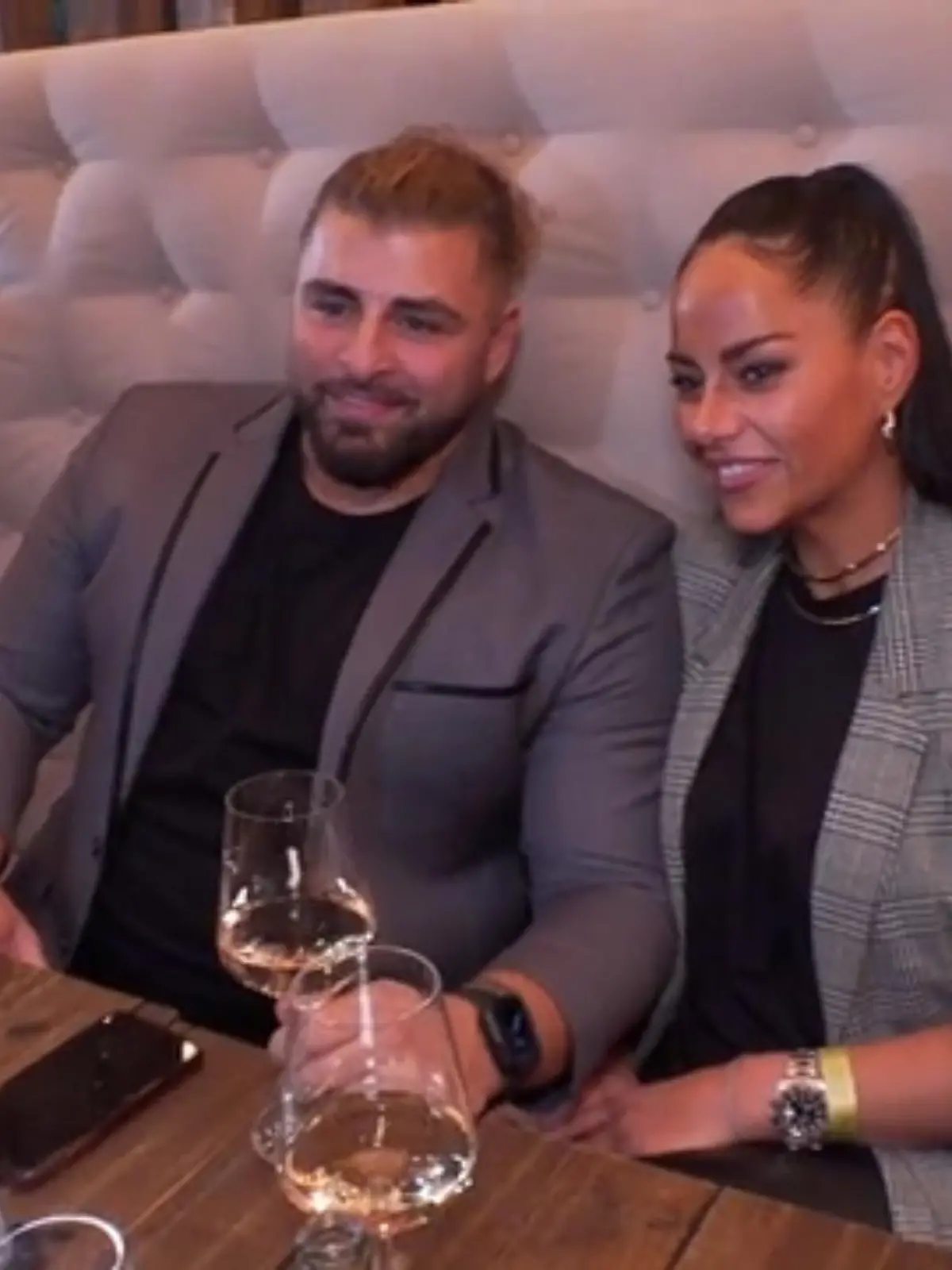 Die Cotes D'Azur Fashion-Night bringt nicht nur den Glamour nach Hessen, sie zieht auch viele interessante Leute an. Konzept: Modenschauen und Clubfeeling. Und diesmal gibt es auch eine schöne Liebesgeschichte: DSDS-Sieger Severino Seeger stellt seine Verlobte Nadine vor.