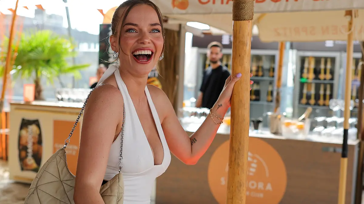 Laura Maria Rypa top gestylt nach ihrer Schwangerschaft Monheim am Rhein Monberg NRW Deutschland *** Laura Maria Rypa top styled after her pregnancy Monheim am Rhein Monberg NRW Germany
