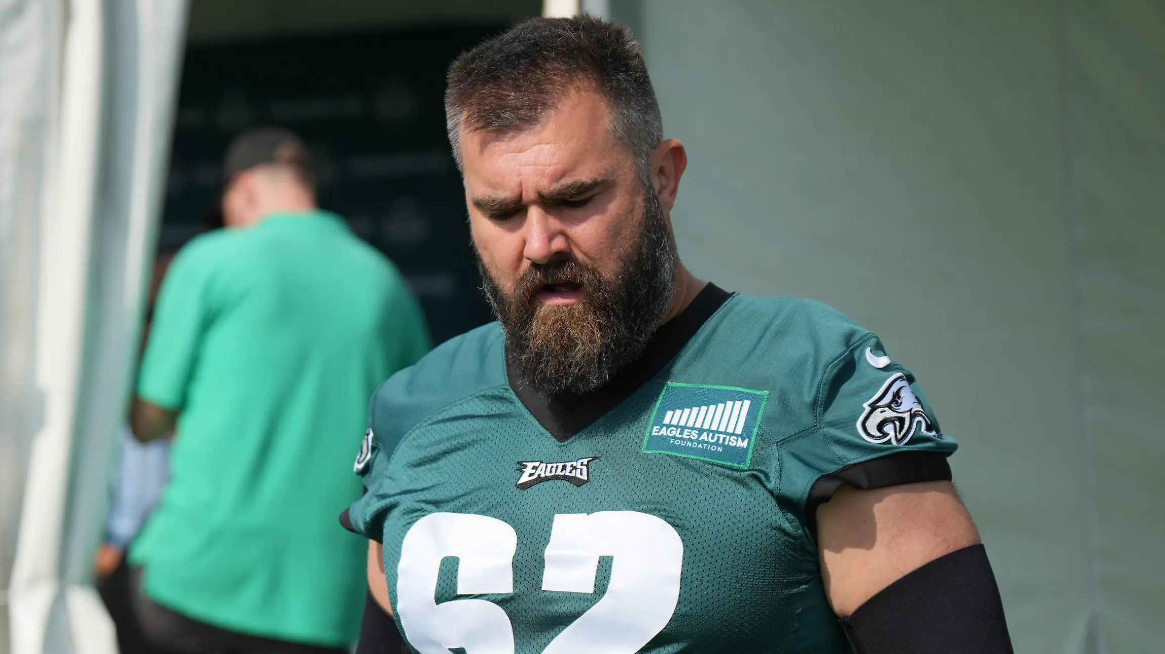 PHILADELPHIA, PA - JULY 26: Philadelphia Eagles center Jason Kelce 62 participates in Philadelphia Eagles Training Camp on July 26, 2023 at the NovaCare Training Complex in Philadelphia, PA. Photo by Andy Lewis/Icon Sportswire NFL, American Football Herren, USA JUL 26 Philadelphia Eagles Training Camp EDITORIAL USE ONLY Icon230726084