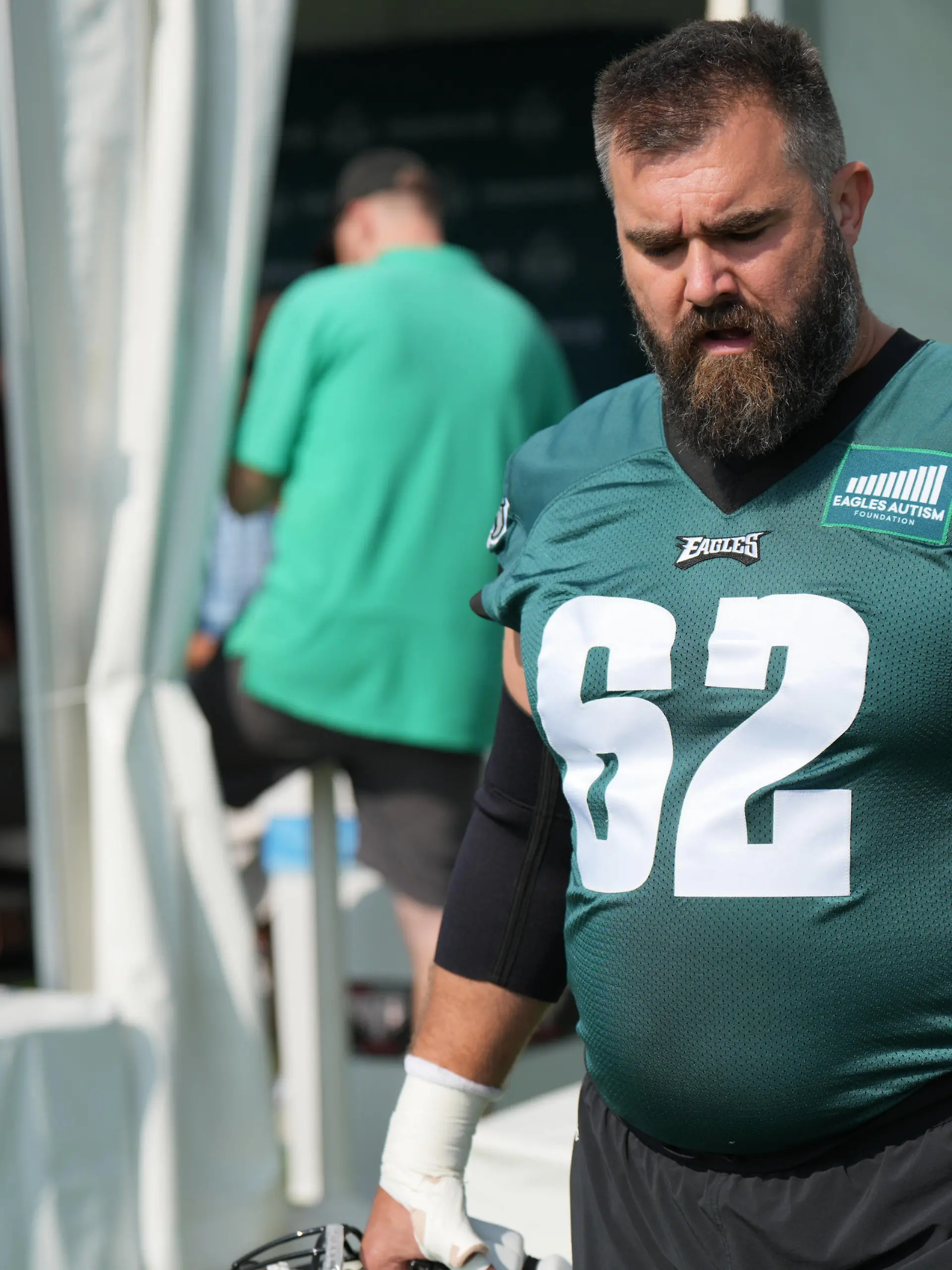 PHILADELPHIA, PA - JULY 26: Philadelphia Eagles center Jason Kelce 62 participates in Philadelphia Eagles Training Camp on July 26, 2023 at the NovaCare Training Complex in Philadelphia, PA. Photo by Andy Lewis/Icon Sportswire NFL, American Football Herren, USA JUL 26 Philadelphia Eagles Training Camp EDITORIAL USE ONLY Icon230726084