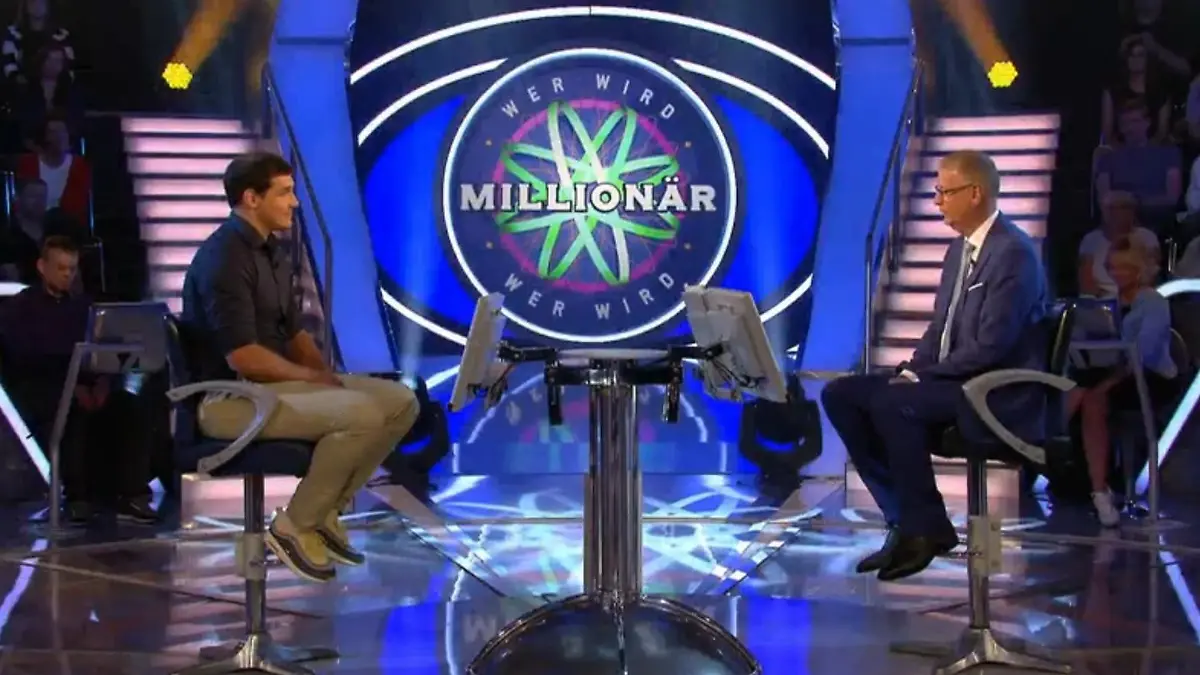 „Wer wird Millionär?“-Moderator Günther Jauch mit seinem Kandidaten Lukas Schnittger