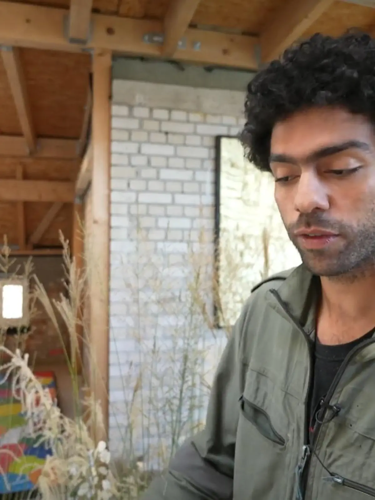 Bild zu: "Noah Becker: Warum die Kunst seine Therapie ist"