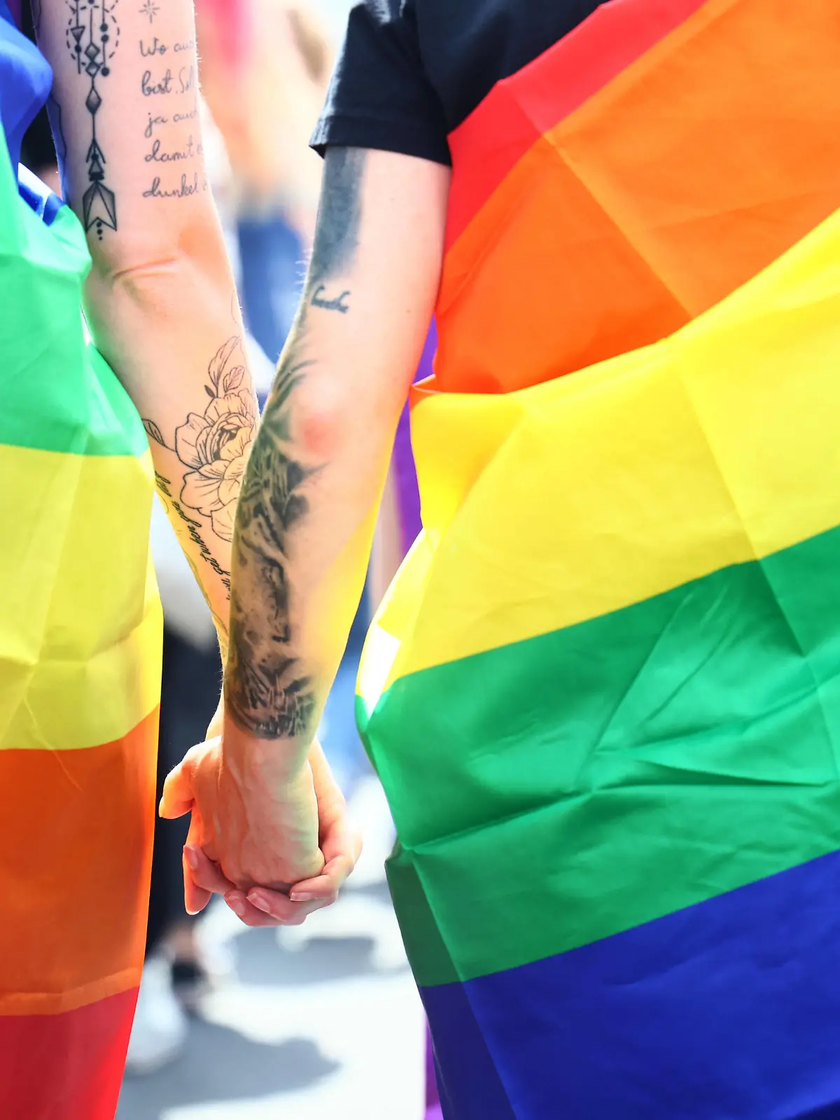  Menschen nehmen dem Christopher Street Day Demonstration unter dem Motto United in Love in Berlin am 23. Juli 2022. CSD Berlin 2022 *** People take the Christopher Street Day demonstration under the slogan United in Love in Berlin on 23 July 2022 CSD Berlin 2022