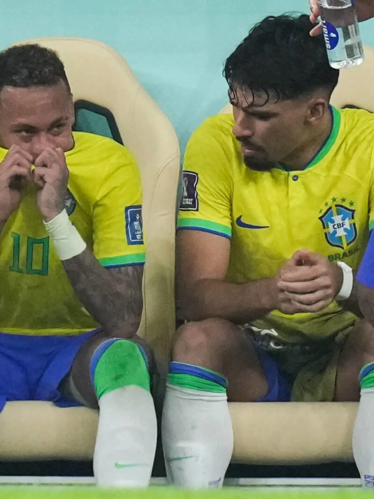 Brazil v Serbia - FIFA World Cup, WM, Weltmeisterschaft, Fussball 2022 - Group G - Lusail Stadium Brazils Neymar left reacts after receiving an injury during the FIFA World Cup Group G match at the Lusail Stadium in Lusail, Qatar. Picture date: Thursday November 24, 2022. Use subject to restrictions. Editorial use only, no commercial use without prior consent from rights holder. PUBLICATIONxNOTxINxUKxIRL Copyright: xPeterxByrnex 69941933 