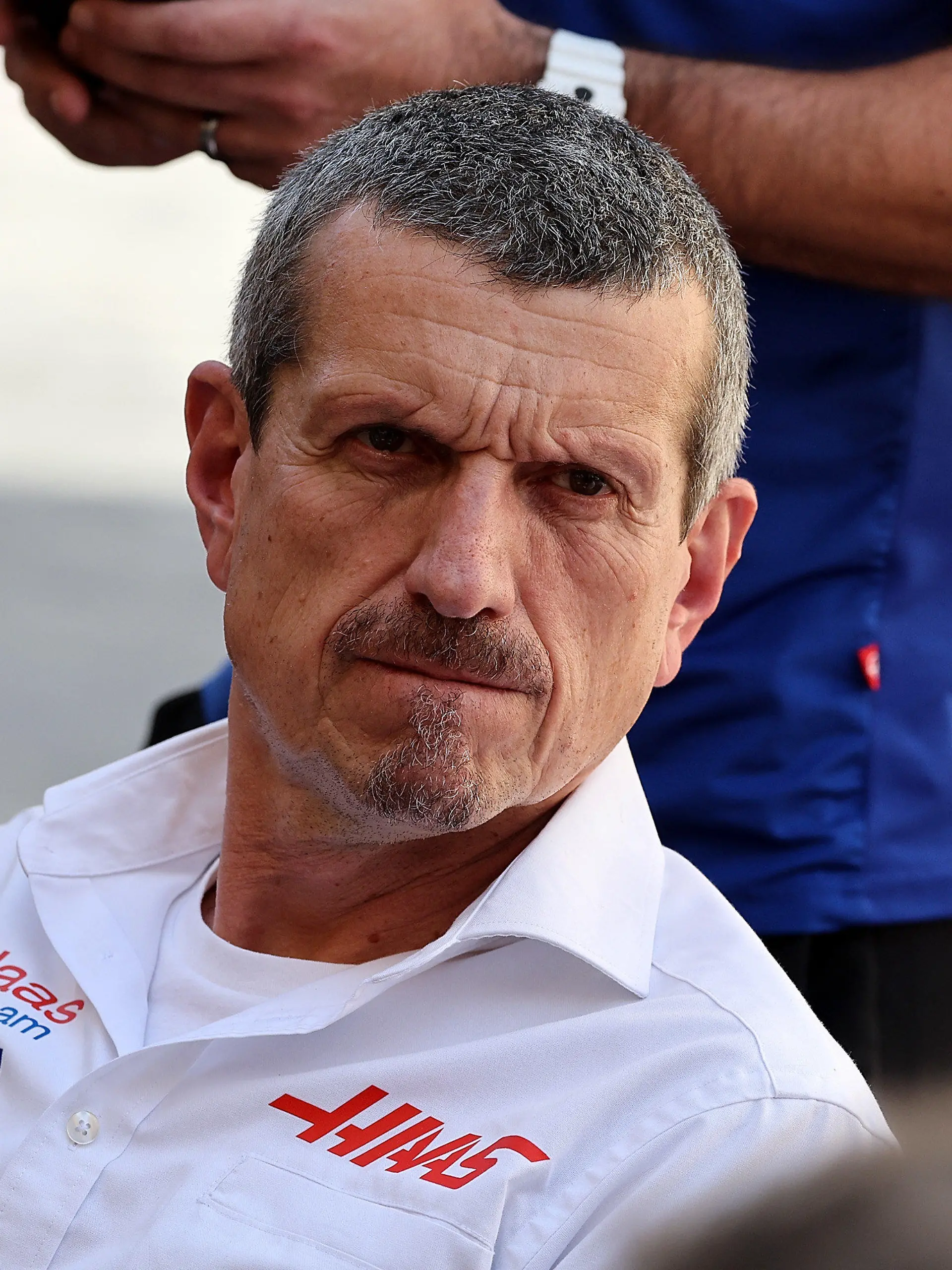 17.11.2022, Vereinigte Arabische Emirate, Abu Dhabi: Formel 1: Formel-1-Weltmeisterschaft, Grand Prix von Abu Dhabi, Pressekonferenz,  Günther Steiner, Teamchef Haas F1. Haas trennt sich zum Saisonende von F1-Pilot Schumacher. Der Große Preis von Abu Dhabi wird am 20.11.2022 ausgetragen. Foto: Hasan Bratic/dpa +++ dpa-Bildfunk +++