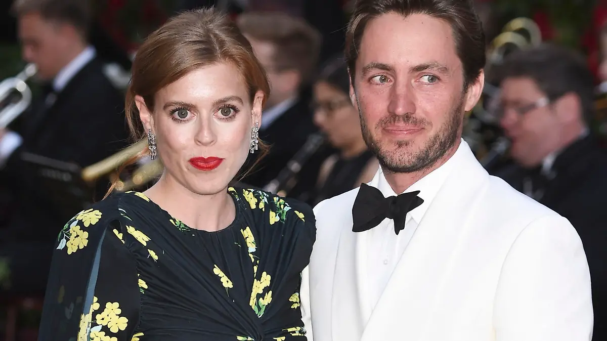 Prinzessin Beatrice mit Ehemann Edoardo Mapelli Mozzi beim Modeevent 'Vogue World 2023: London' im Theatre Royal Drury Lane. London, 14.09.2023