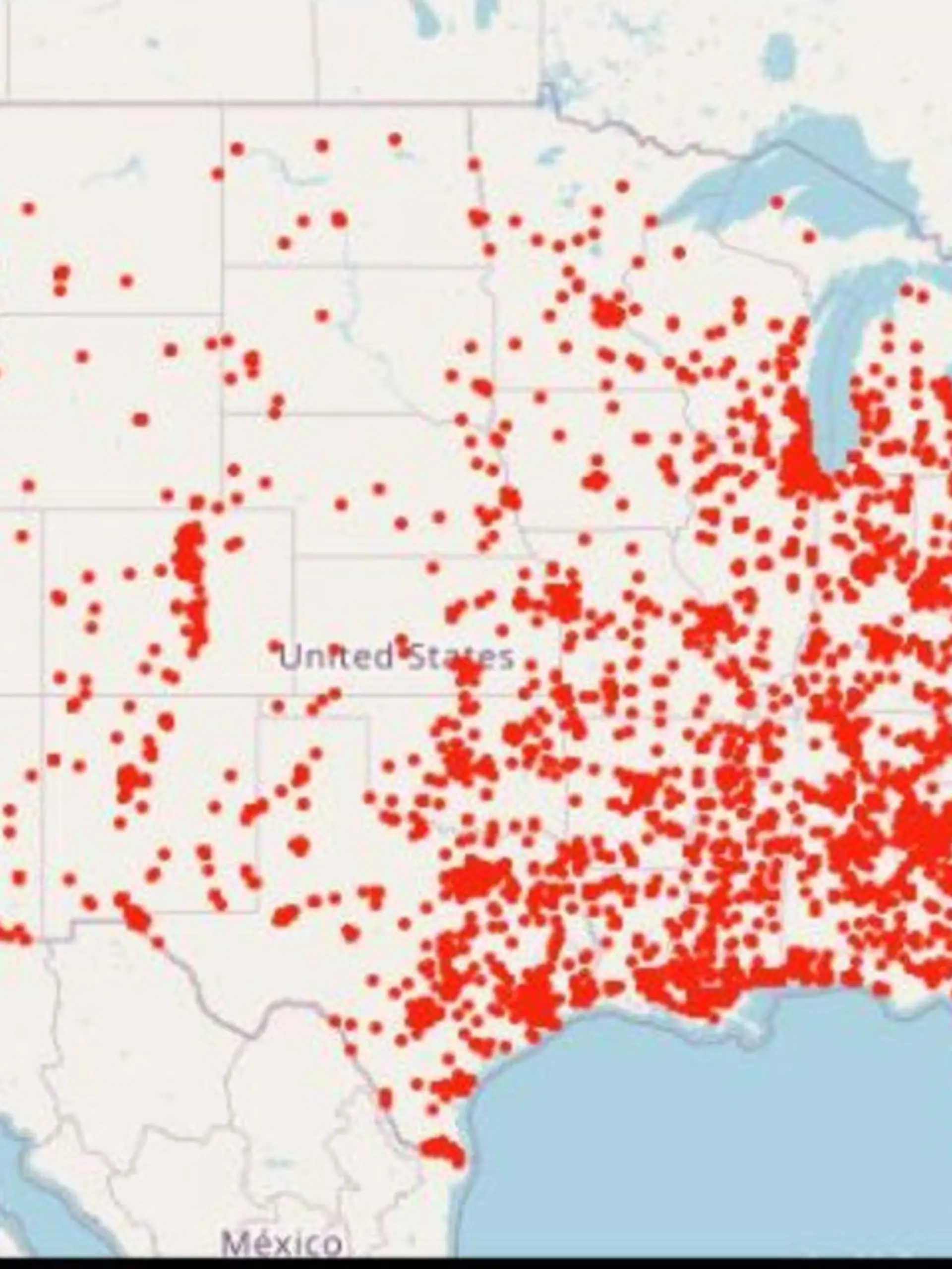Jeder rote Punkt steht für einen tödlichen Vorfall mit Waffen in den USA in diesem Jahr. Das Portal "Gun Violence Archive" sammelt solche Daten seit 2013.