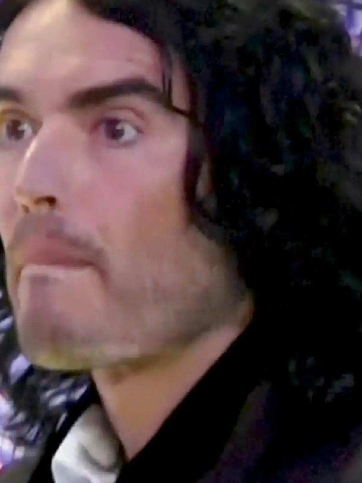 Bild zu: "Russel Brands Karriere liegt auf Eis"