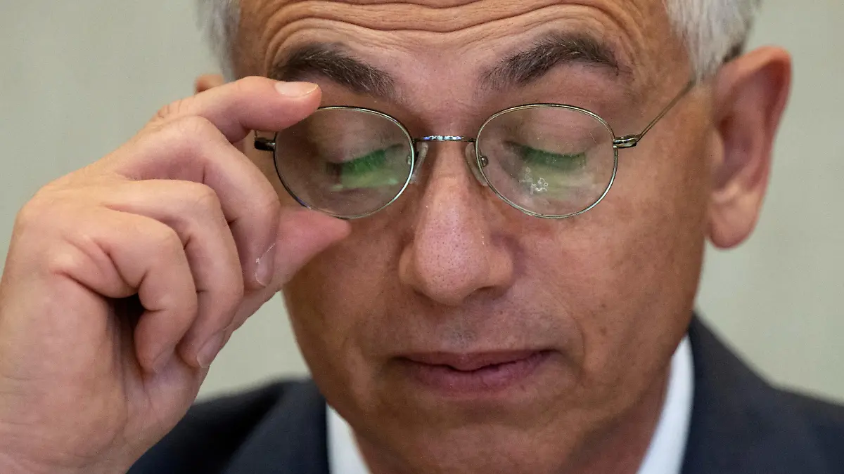 Frankfurt mayor Peter Feldmann faces corruption charges at a regional court in Frankfurt, Germany, November 9, 2022.    Boris Roessler/Pool via REUTERS