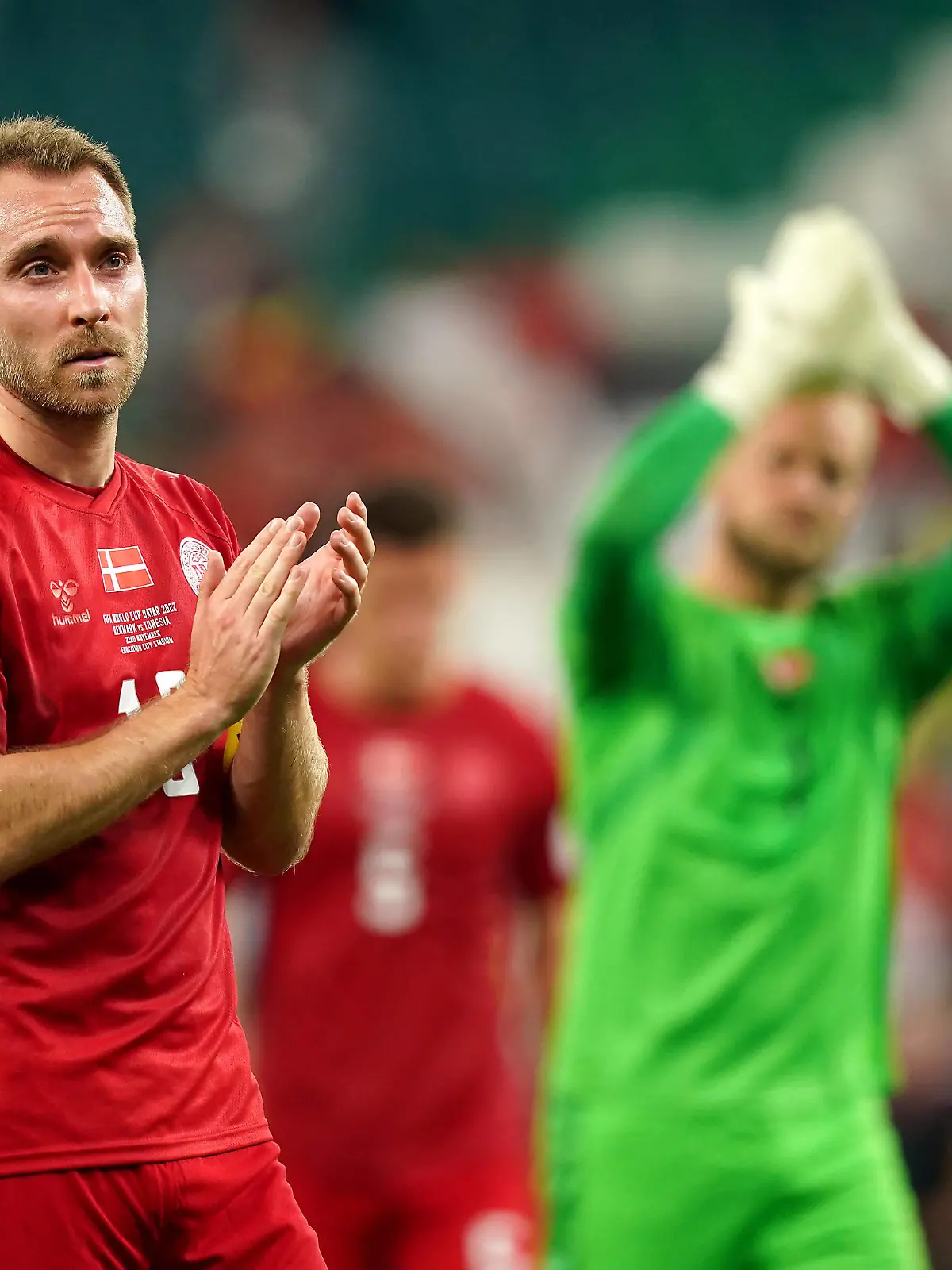 Sport Bilder des Tages Denmark v Tunisia - FIFA World Cup, WM, Weltmeisterschaft, Fussball 2022 - Group D - Education City Stadium Denmarks Christian Eriksen applauds the fans after the FIFA World Cup Group D match at Education City Stadium, Al Rayyan, Qatar. Picture date: Tuesday November 22, 2022. Use subject to restrictions. Editorial use only, no commercial use without prior consent from rights holder. PUBLICATIONxNOTxINxUKxIRL Copyright: xMikexEgertonx 69901573