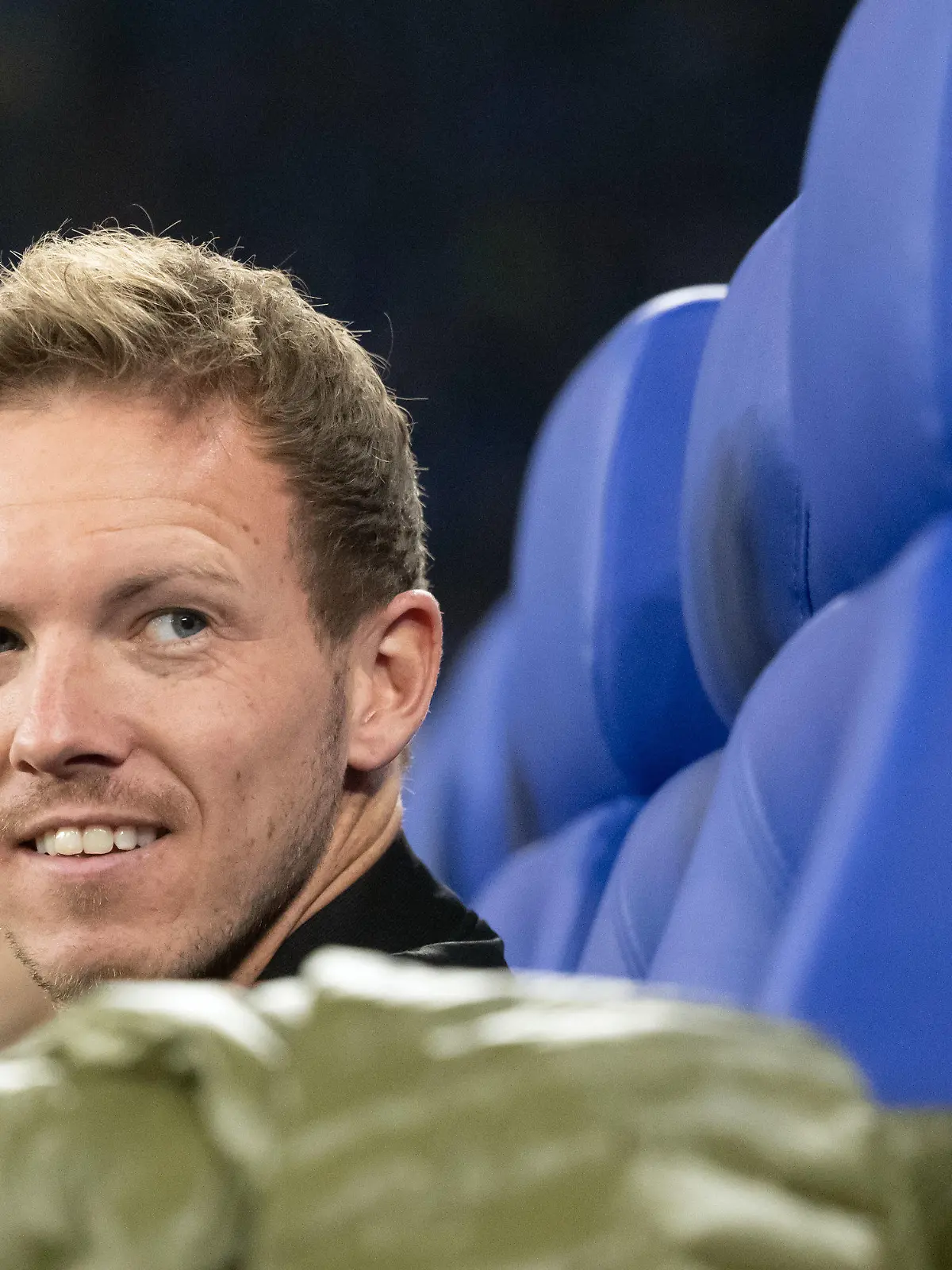 ARCHIV - 12.11.2022, Nordrhein-Westfalen, Gelsenkirchen: Fußball: Bundesliga, FC Schalke 04 - Bayern München, 15. Spieltag, Veltins Arena: Bayerns damaliger Trainer Julian Nagelsmann. Nun soll er beim DFB übernehmen. (zu dpa: ««Gute Gespräche»: EM-Projekt mit Nagelsmann ganz nah») Foto: Bernd Thissen/dpa +++ dpa-Bildfunk +++