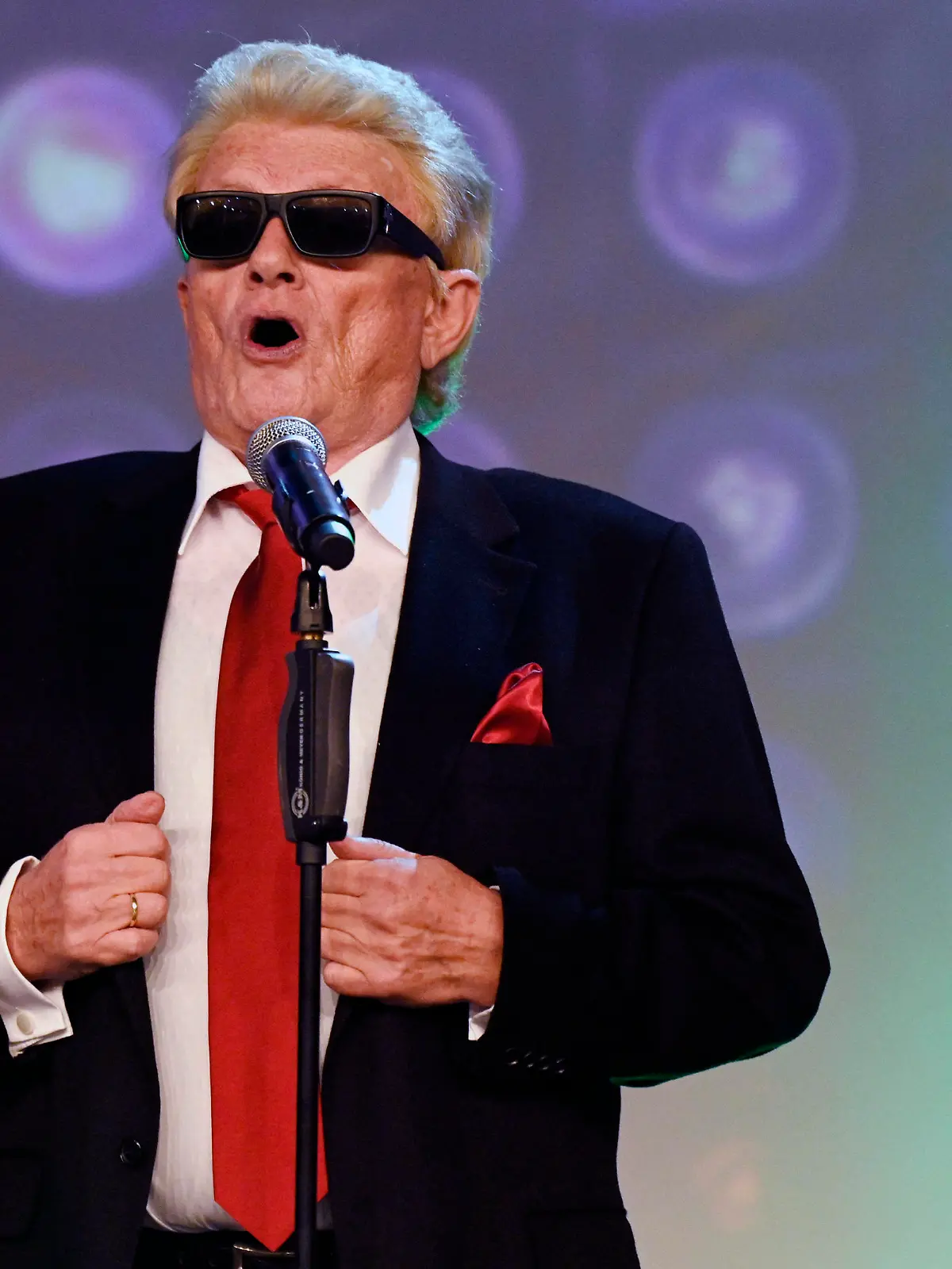Heino bei der Verleihung der Goldenen Sonne 2021 während der Sonnenklar.TV Gala im Wunderland Kalkar. Kalkar, 28.08.2021 *** Heino at the award ceremony of the Goldene Sonne 2021 during the Sonnenklar TV Gala in Wunderland Kalkar Kalkar, 28 08 2021 Foto:xF.xKernx/xFuturexImage 