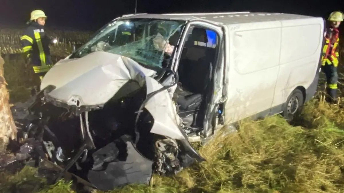 verunfallter Kleintransporter