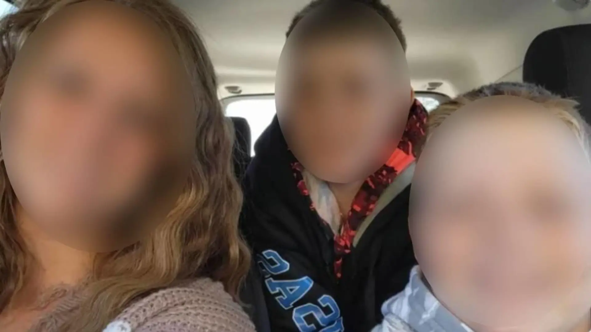 Felecia R. und ihre beiden Söhne
