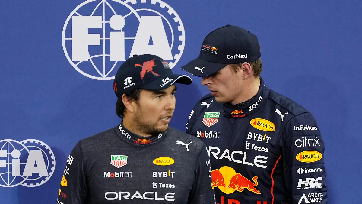 Formula One F1 - Abu Dhabi Grand Prix - Yas Marina Circuit, Abu Dhabi, United Arab Emirates - November 19, 2022 Red Bull's Max Verstappen celebrates after qualifying in pole position with second placed Red Bull's Sergio Perez REUTERS/Aleksandra Szmigiel