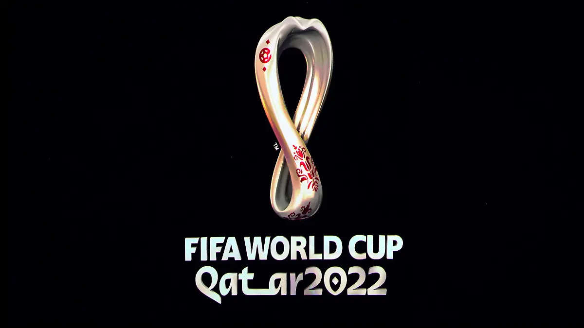 ARCHIV - 01.04.2022, Katar, Doha: Fußball: vor der WM: Das Logo der Fußballweltmeisterschaft 2022 in Katar. Die kommende Fußball-WM soll Medienberichten zufolge offenbar einen Tag früher als geplant beginnen, damit Gastgeber Katar das Eröffnungsspiel austragen kann. Foto: Nick Potts/PA Wire/dpa +++ dpa-Bildfunk +++