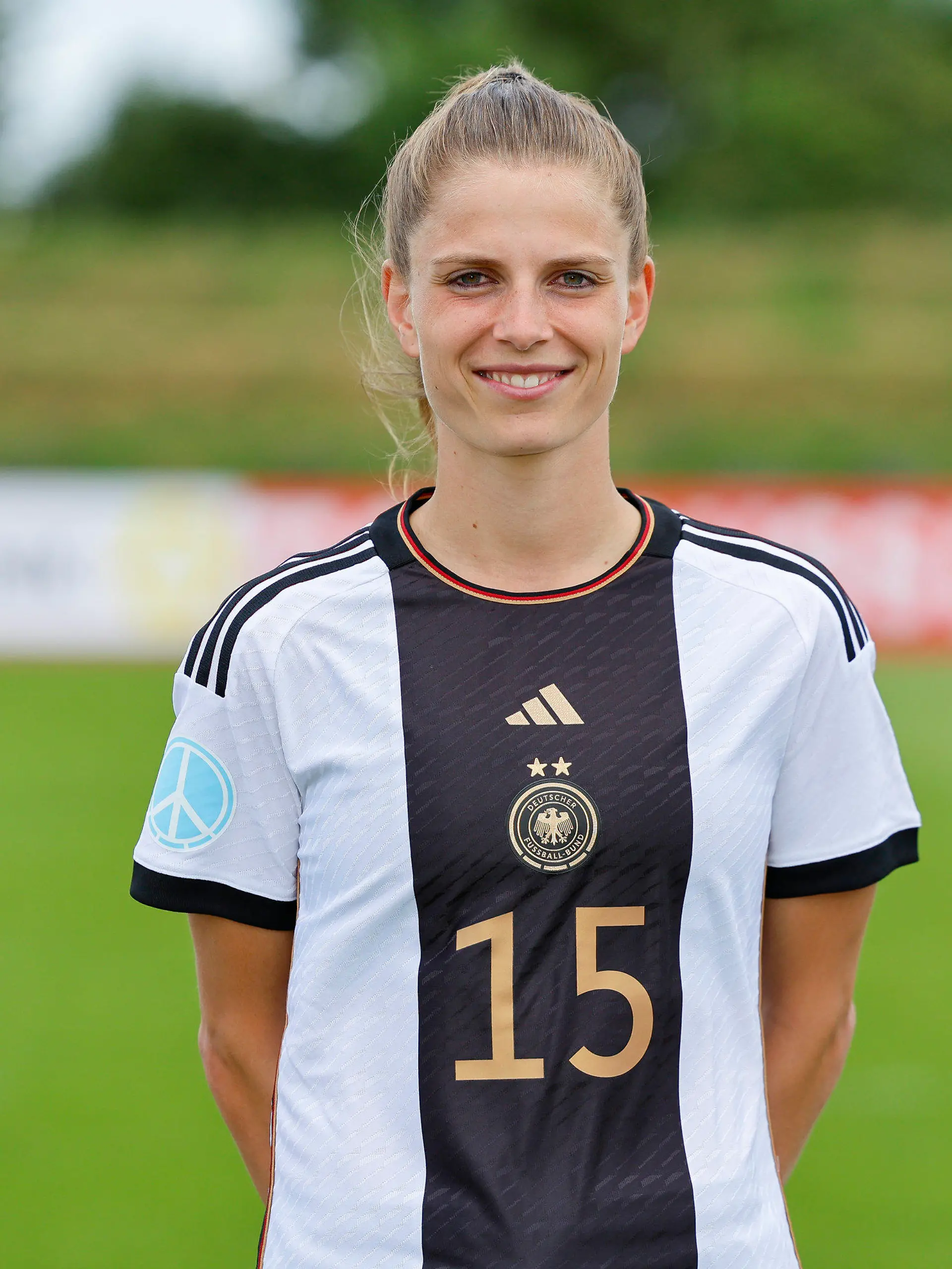 ARCHIV - 03.07.2023, Bayern, Herzogenaurach: Fußball: Nationalteam, Frauen, WM, Portraitfotos: Tabea Sellner. Fußball-Nationalspielerin Tabea Sellner wird erstmals Mutter. (zu dpa: «Fußball-Nationalspielerin Tabea Sellner wird Mutter») Foto: Daniel Löb/dpa +++ dpa-Bildfunk +++