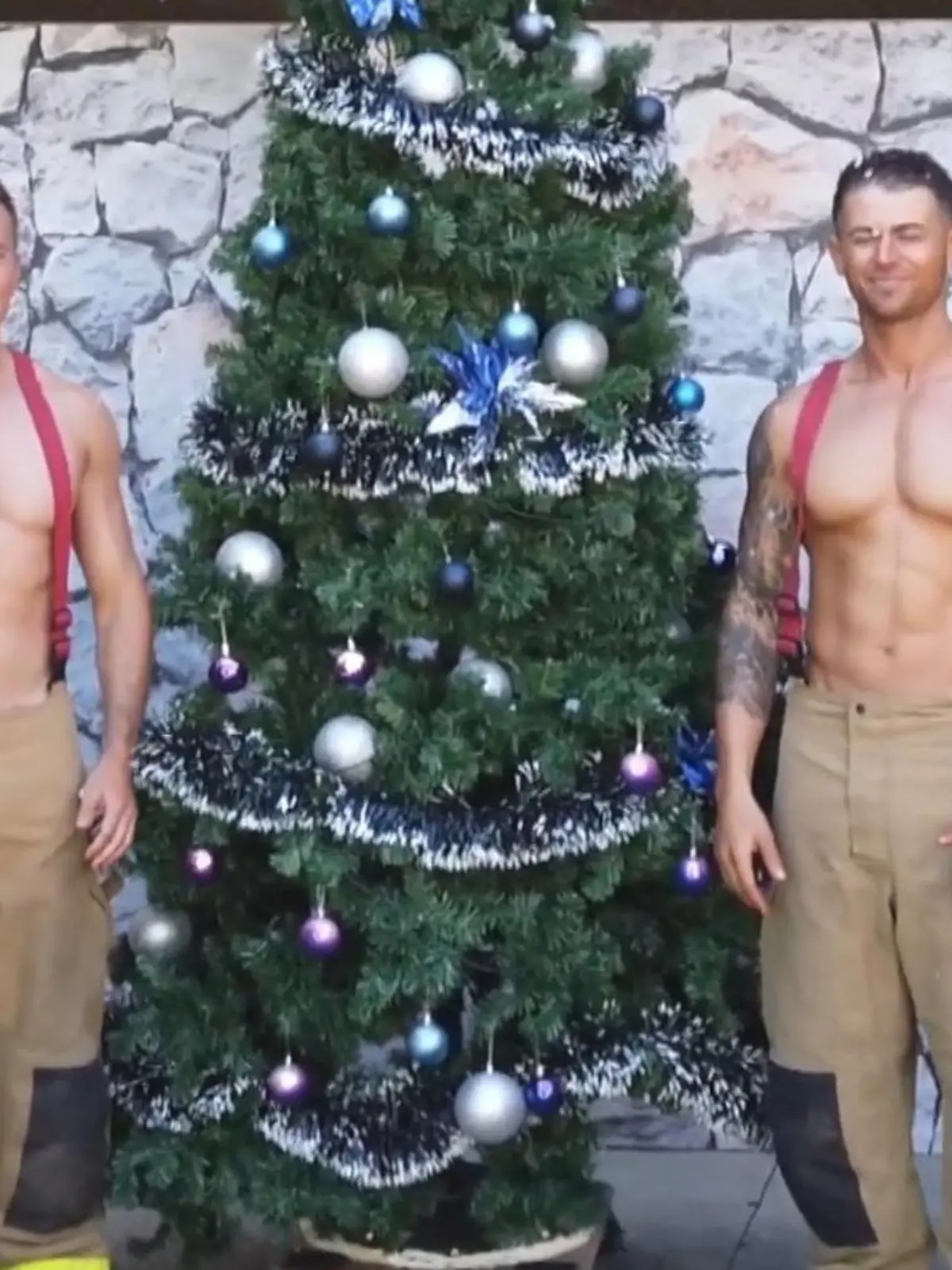 Hotter geht´s nicht! Für den "Australian Firefighters Calendar 2023" haben sich wieder jede Menge knackige Lebensretter gefunden, die gemeinsam mit süßen Tieren posieren. Die Einnahmen werden für den guten Zweck gespendet.