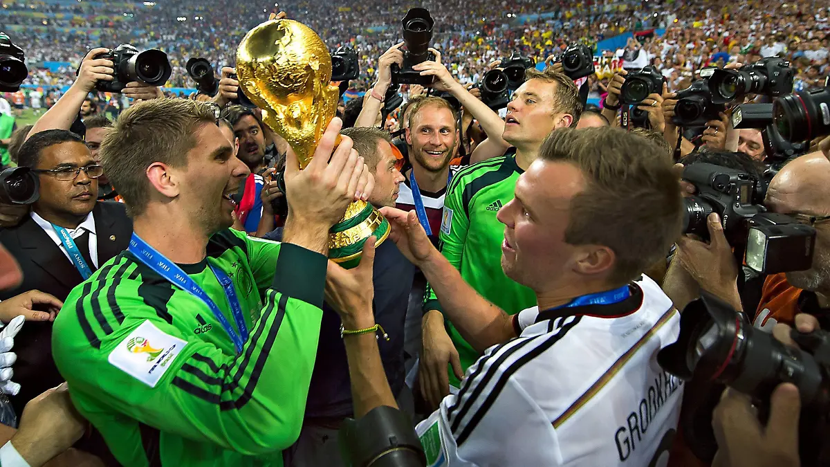  Ron Robert Zieler, Kevin Großkreutz, Manuel Neuer, Benedikt Höwedes  - FIFA WM 2014 - Finale Deutschland vs. Argentinien - Maracana Stadion, Rio de Janeiro -  13/07/2014/ xOSVALDOxAGUILARx PUBLICATIONxINxGERxSUIxAUTxHUNxONLY