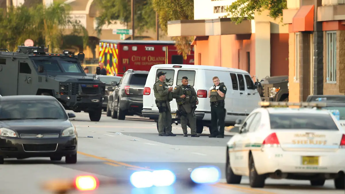 Orlando mass shooting at Pulse nightclub. Police, army, FBI surround club.
<P>
<B>Ref: SPL1300574 120616 </B><BR/>
Picture by: Splash News<BR/>
</P><P>
<B>Splash News and Pictures</B><BR/>
Los Angeles: 310-821-2666<BR/>
New York: 212-619-2666<BR/>
London: 870-934-2666<BR/>
photodesk@splashnews.com<BR/>
</P>