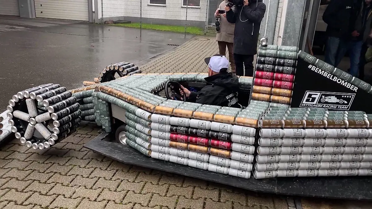Bembelbomber 2.0: Erste Probefahrt mit dem Rennwagen aus Getränkedosen