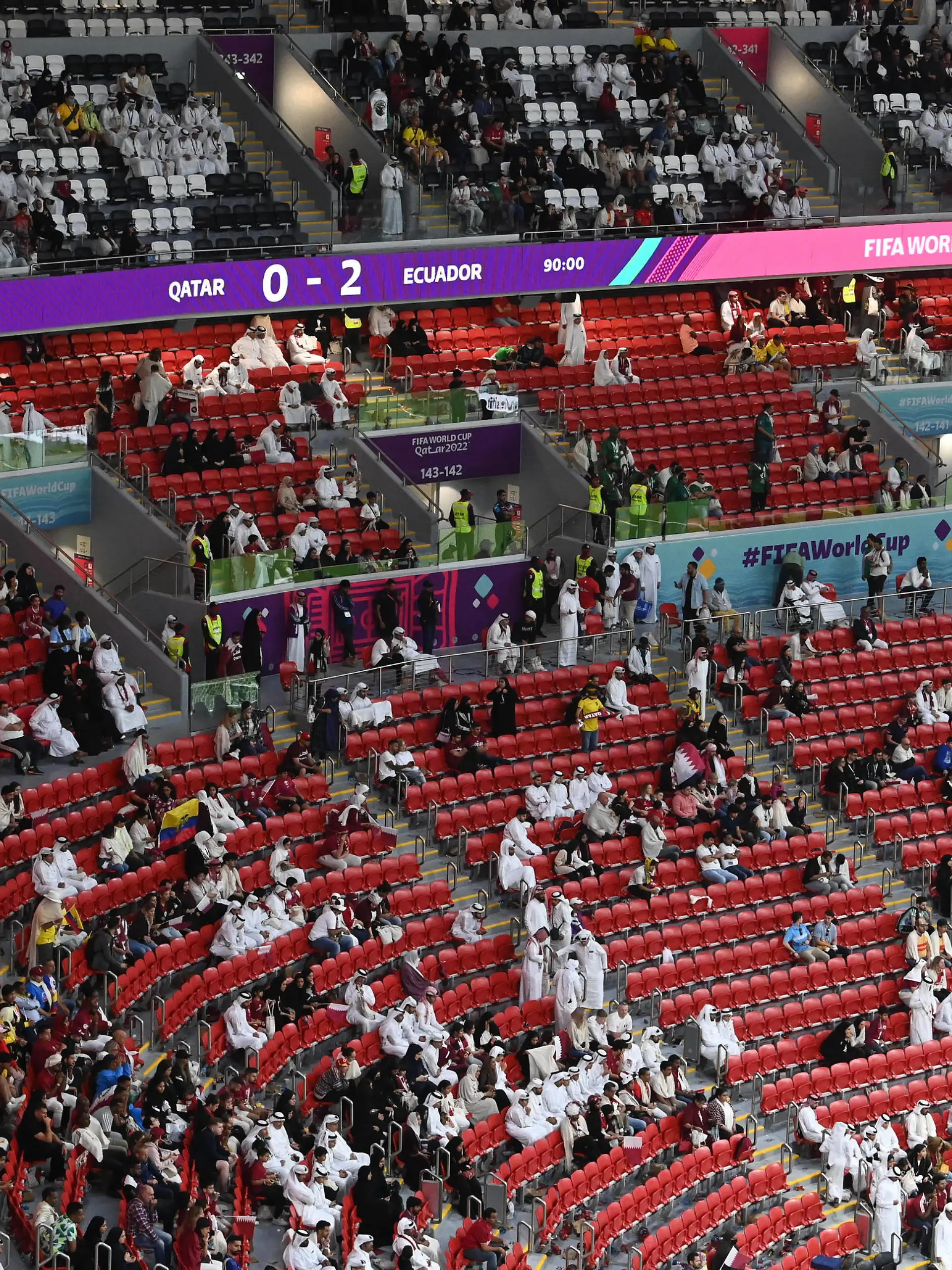 Fussball, Herren, Saison 2022/23, WM in Katar, Gruppe A 1. Spieltag, Eröffnungsspiel, Katar - Euador im Al-Bayt Stadium in Al-Khor, leere Ränge, 20.11. 2022, *** Football, Men, 2022 23 season, World Cup in Qatar, Group A 1 matchday , opening match, Qatar Euador at Al Bayt Stadium in Al Khor, empty stands, 20 11 2022, Copyright: xMatthiasxKochx 